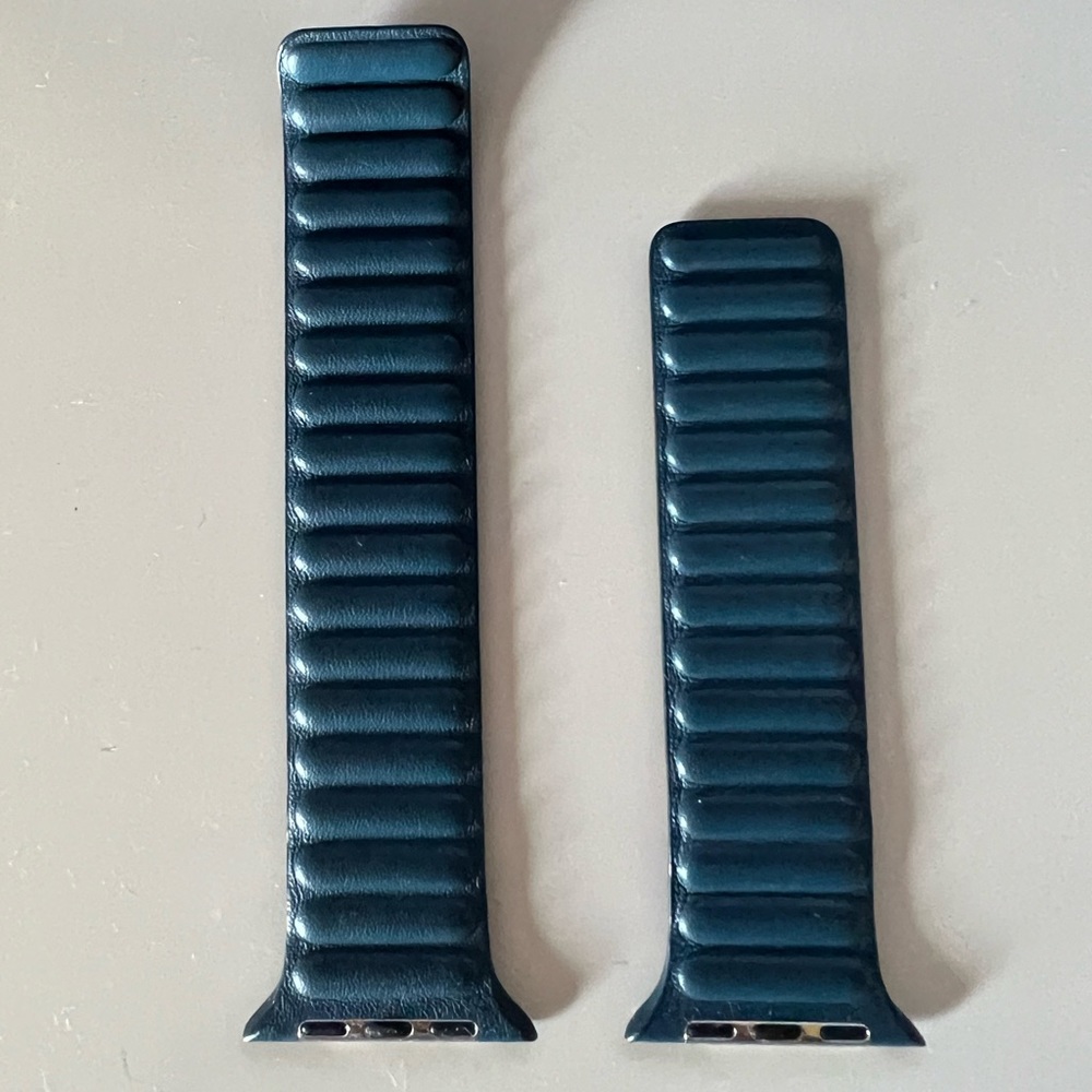 Apple S/M leather watch band for 44mm watch